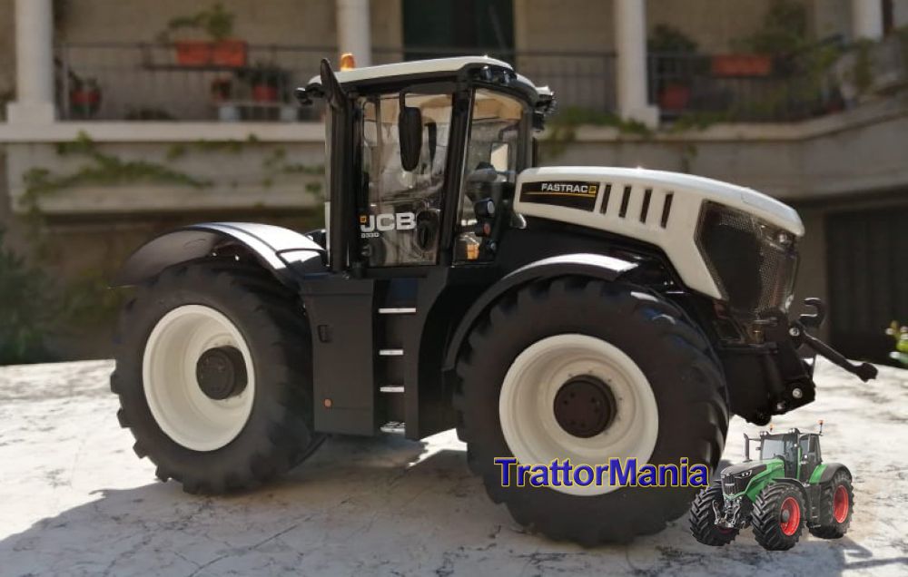 JCB Fastrac bianco