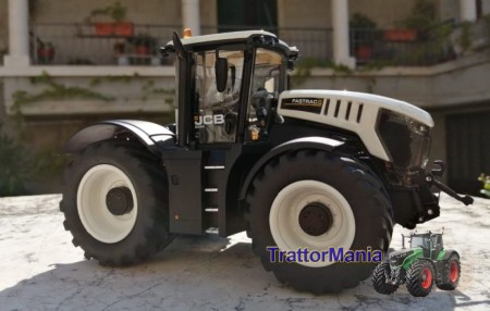 JCB Fastrac bianco