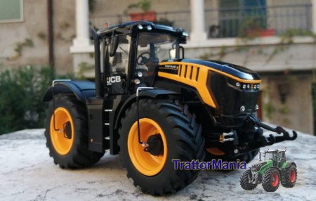 JCB Fastrac 8330 precision black yellow 