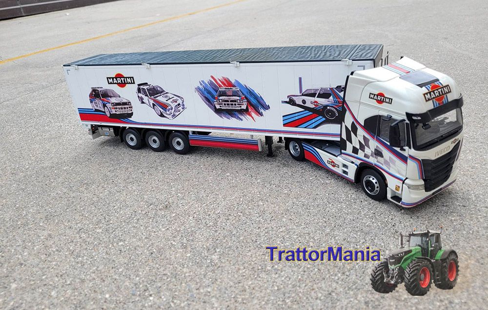 Iveco S-Way Martini racing line
