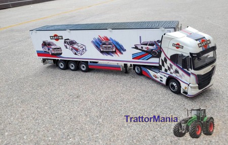 Iveco S-Way Martini racing line