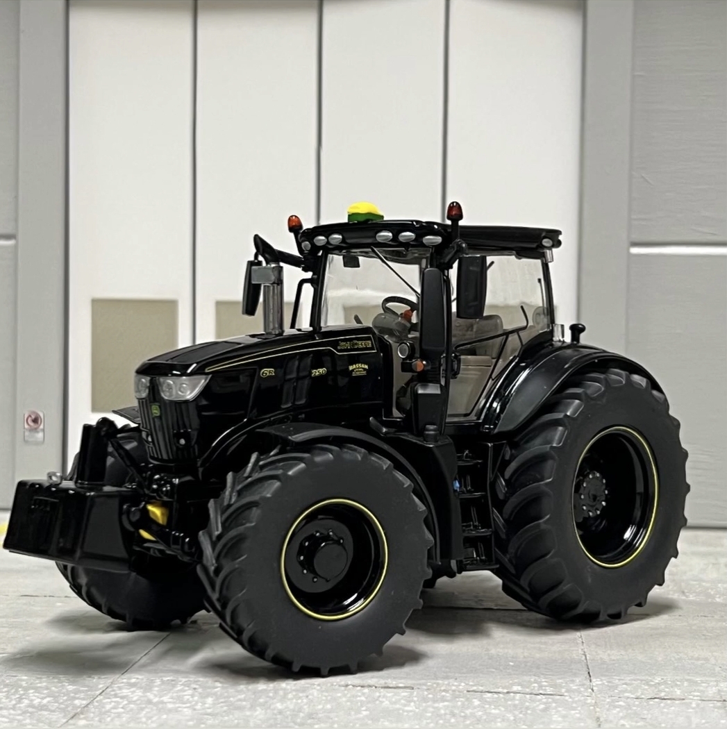 JOHN DEERE 6R ALL BLACK OPACO