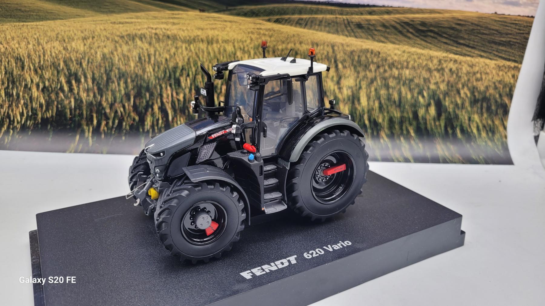 FENDT 620 ALL BLACK