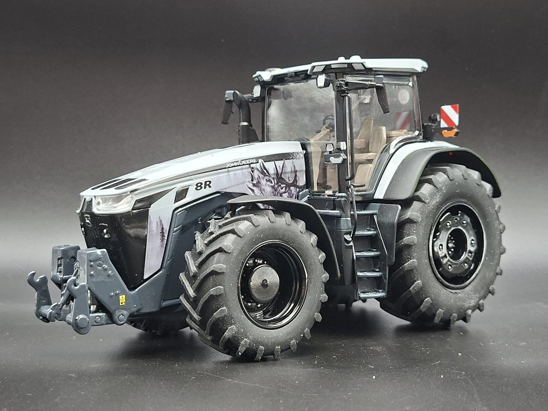 JOHN DEERE 8R SPECIAL GREY LINE