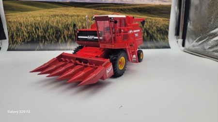 MASSEY FERGUSON 760 CON BARRA MAIS E GRANO