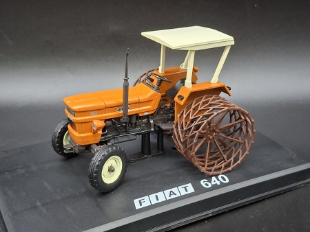 FIAT 640 2WD CON GABBIE