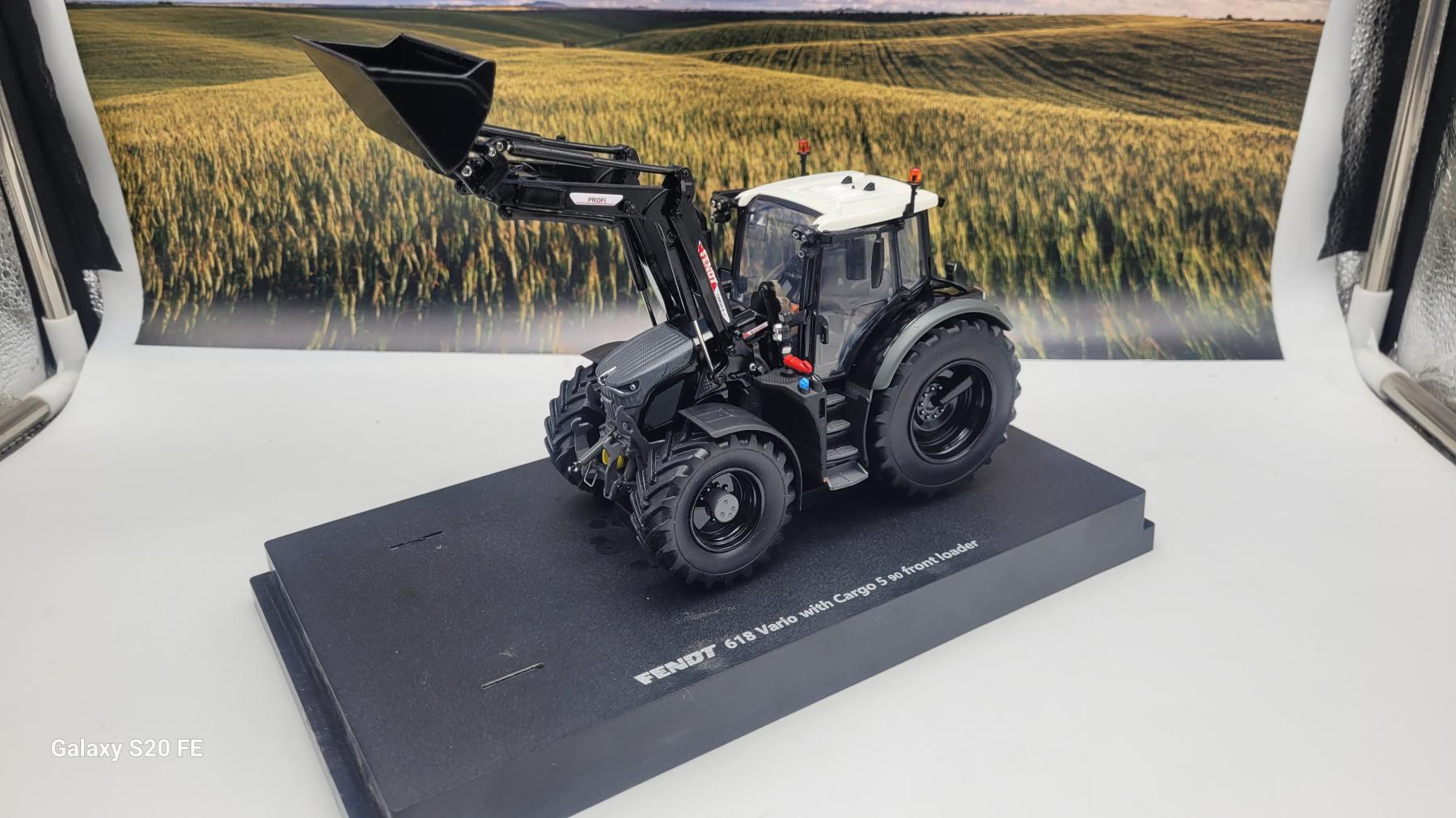 FENDT 618/620 PALA ALL BLACK LINE