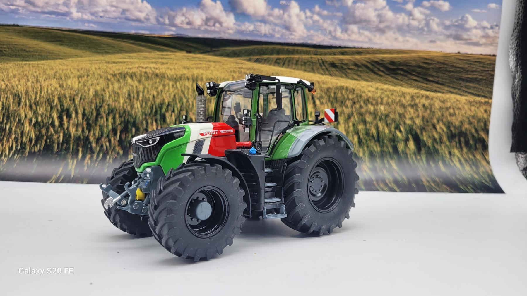 FENDT 728 ITALIAN BLACK-LINE 