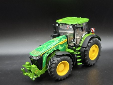 JOHN DEERE 8R THUNDERS