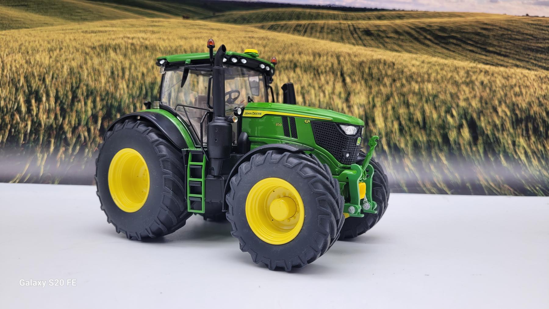 JOHN DEERE 6R 250 SUPER PRECISION TRECKERLE
