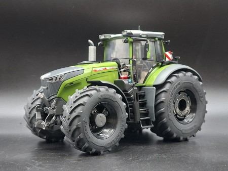 FENDT 1052 VARIO MAGGIORATO BLACK LINE
