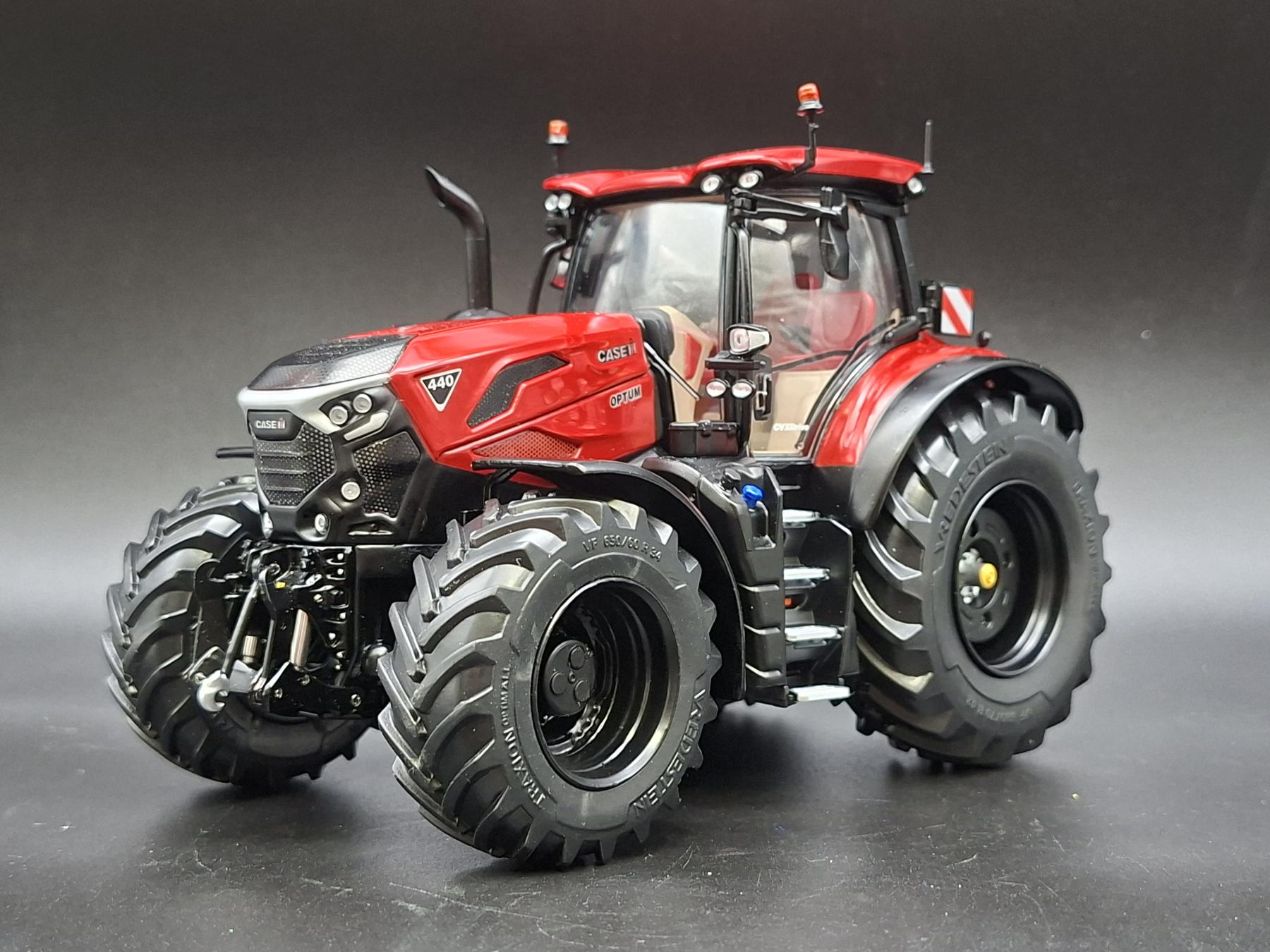 CASE IH OPTUM 440 BLACK LINE