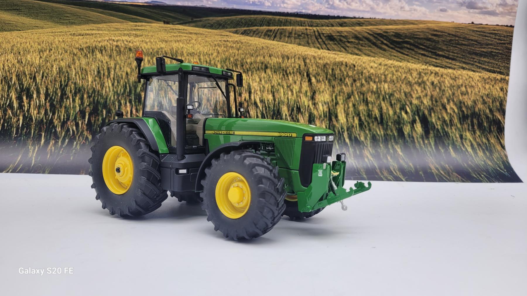 JOHN DEEREE 8400 MAGGIORATO+SOLLEVAMENTO ANTERIORE