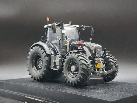 FENDT 724 VARIO ALL BLACK
