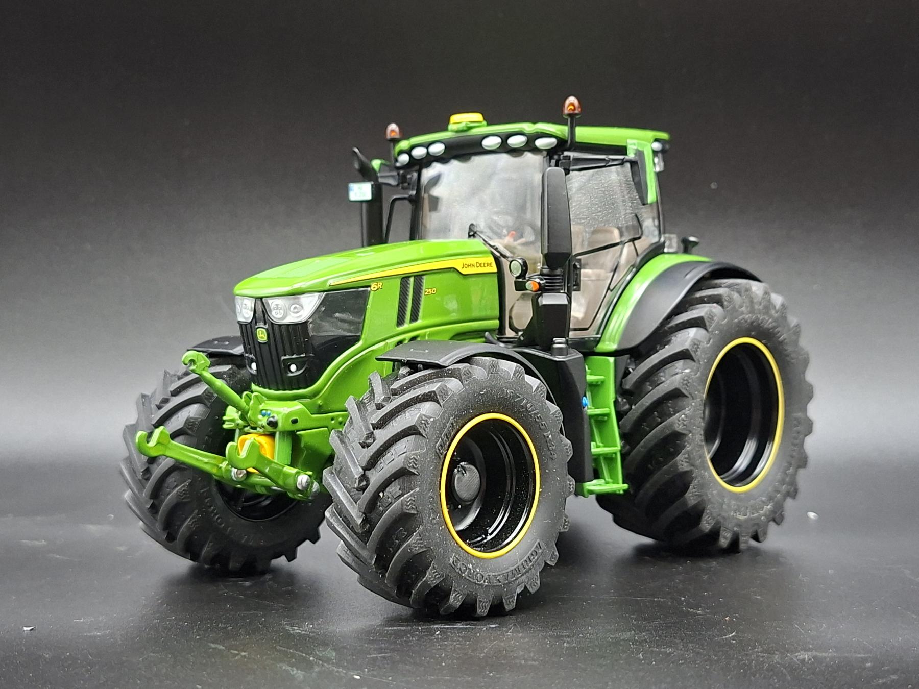 JOHN DEERE 6R.250 YELLOW LINE MAGGIORATO PERFECT32