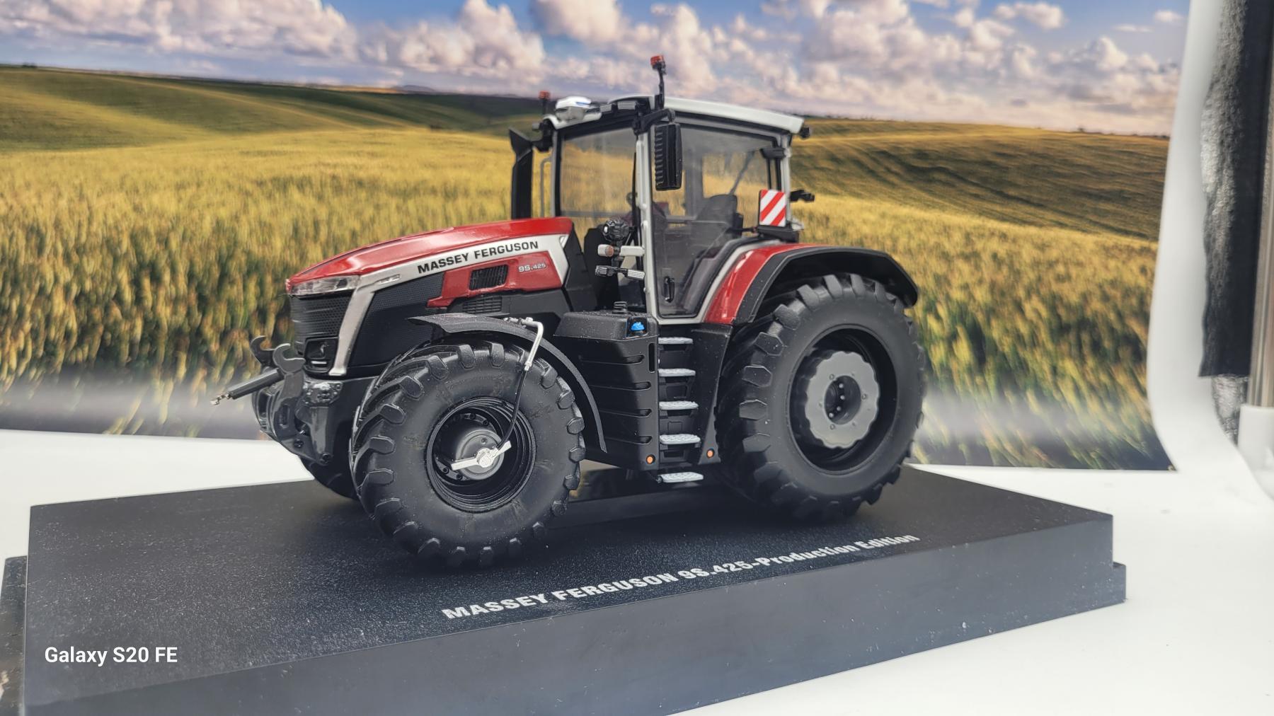 MASSEY FERGUSON 9S BORDEAUX METTALIZZATO