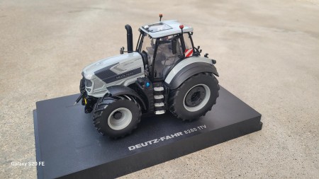 DEUTZ-FAHR 8280 GREY LINE