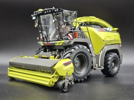 CLAAS JAGUAR 1100 PICK UP NIGHT EDITION