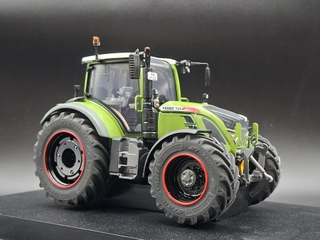 FENDT 724 VARIO MAGGIORATO PERFECT32