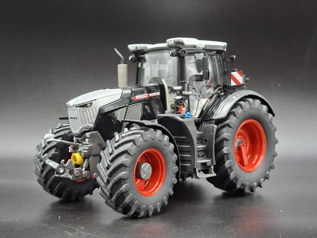 FENDT 832 VARIO BLACK BEAUTY