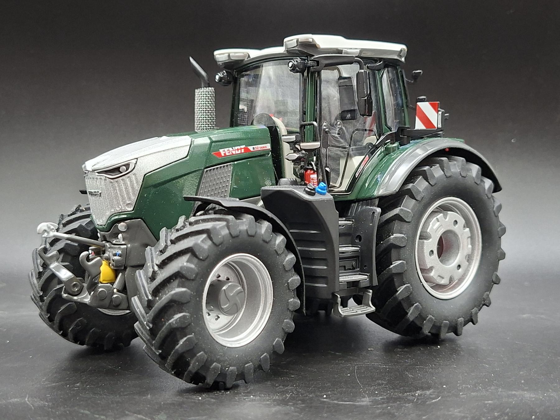 FENDT 832 TANNENGRUN LINE