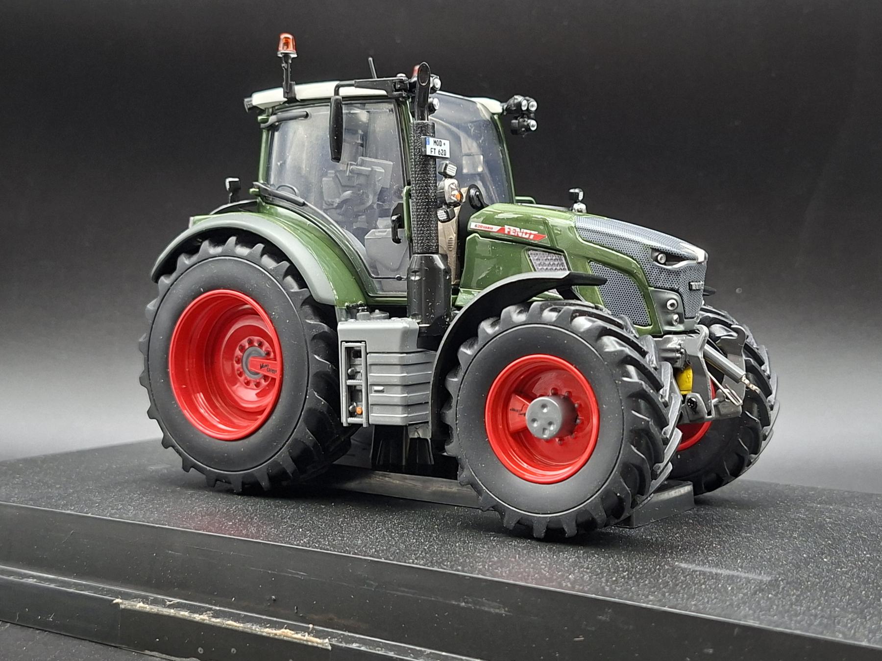 FENDT 620 VARIO GERMAN RED LINE