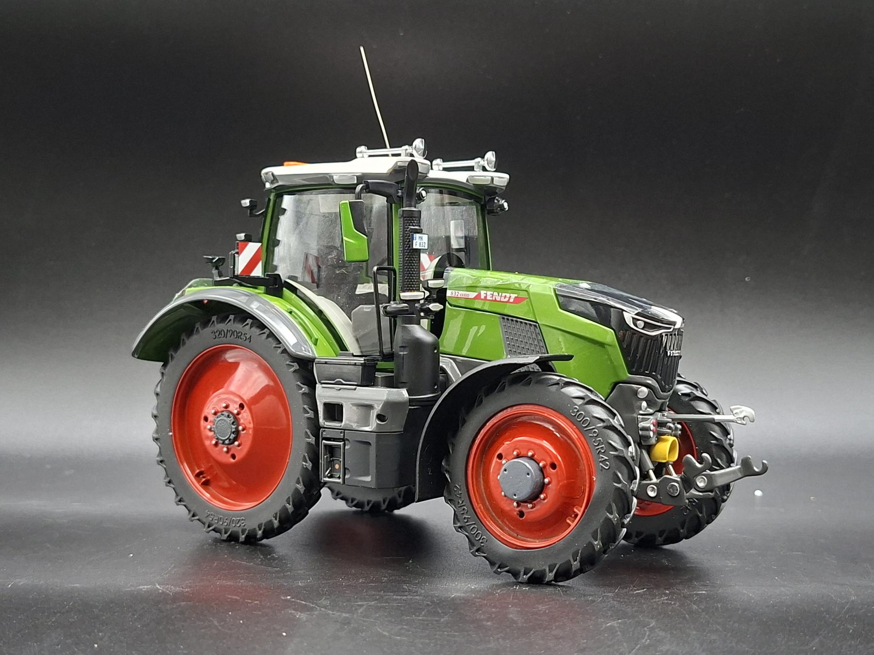 FENDT 832 VARIO CON RUOTE CULTURA
