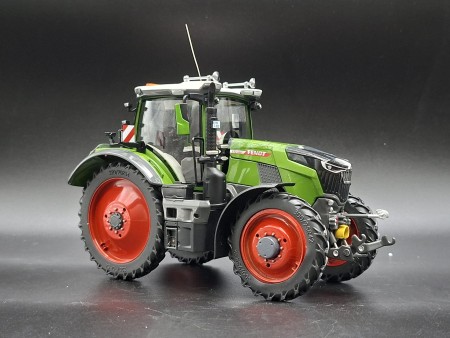 FENDT 832 VARIO CON RUOTE CULTURA