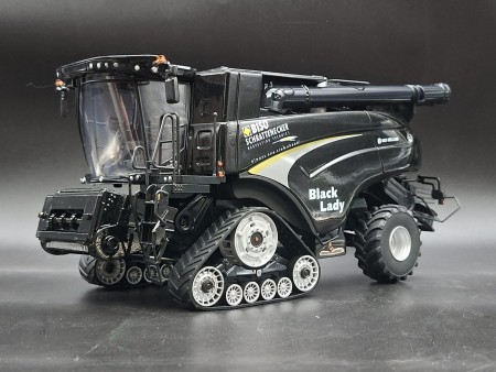 NEW HOLLAND CR 10.90 BLACK LADY