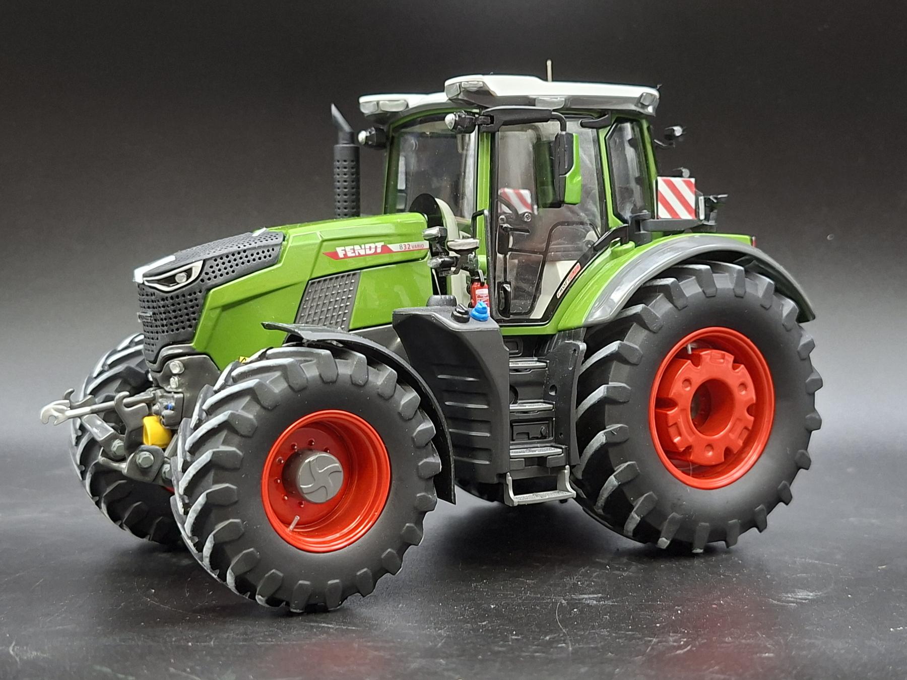 FENDT 832 VARIO SUPER PRECISION