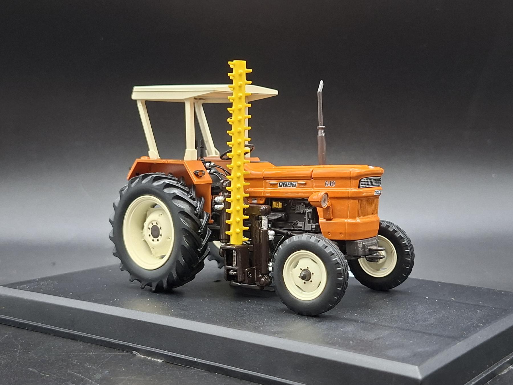 FIAT 640 2WD CON RULLO LATERALE